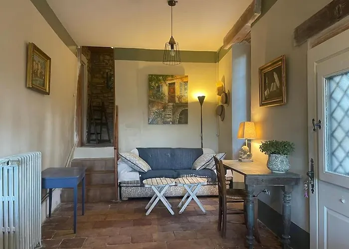 Gite Independant Avec Terrasse Saluces